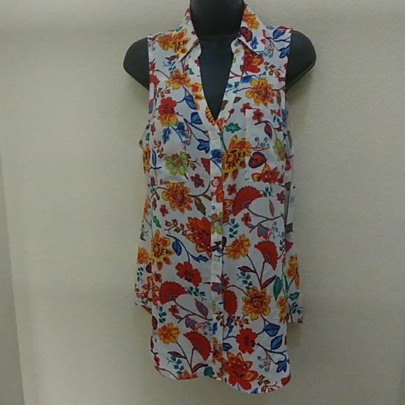 A. Byer Sleeveless Floral Button Down Top - Picture 4 of 8